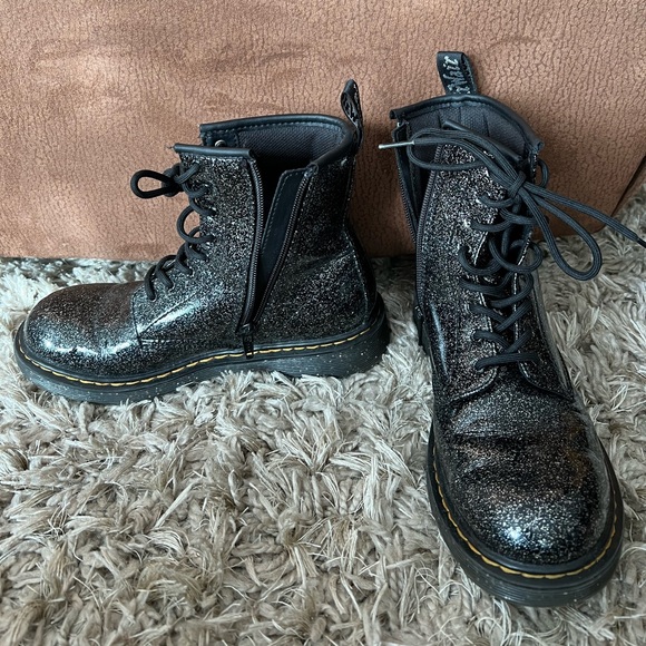 Doc Martens- sparkly black-girls - Picture 2 of 4